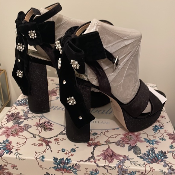 Nicola Bathie x Antonio Melani Velvet Platforms - Picture 3 of 5